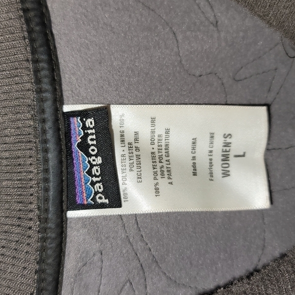 Patagonia Dark Green Poly Vest With Insulated Lining Women's (L). Gently Used - Picture 2 of 8